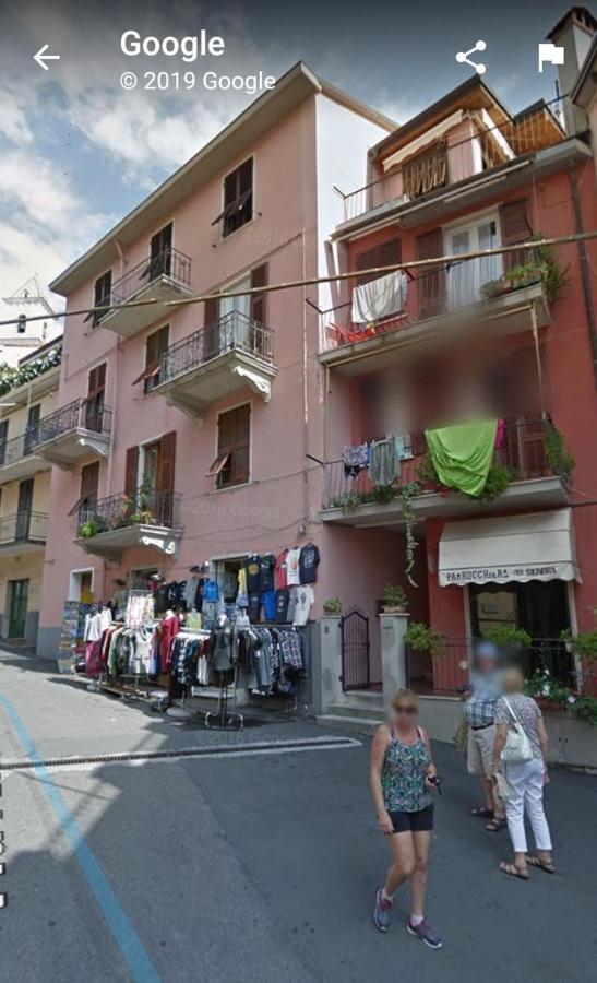 Camera Giglia Manarola Luaran gambar